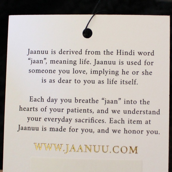 Jaanuu, light Pink cable knit  pom pom beanie and keyhole scarf - Picture 4 of 5